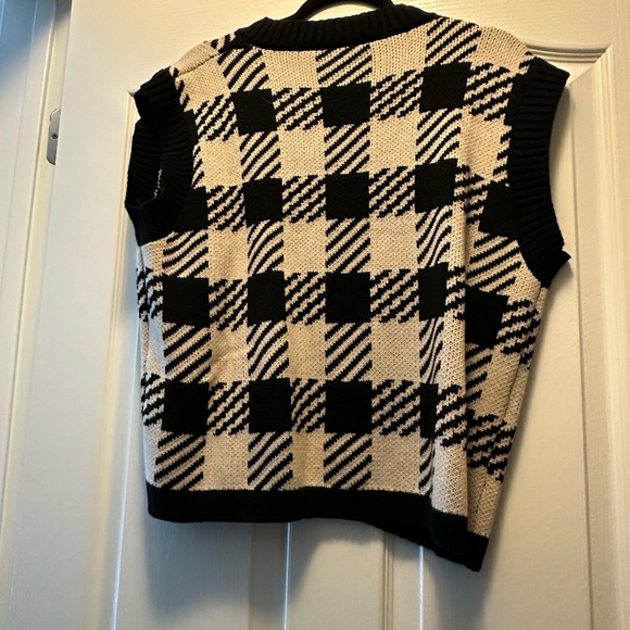 Ginghem plaid sweater vest - Picture 3 of 3
